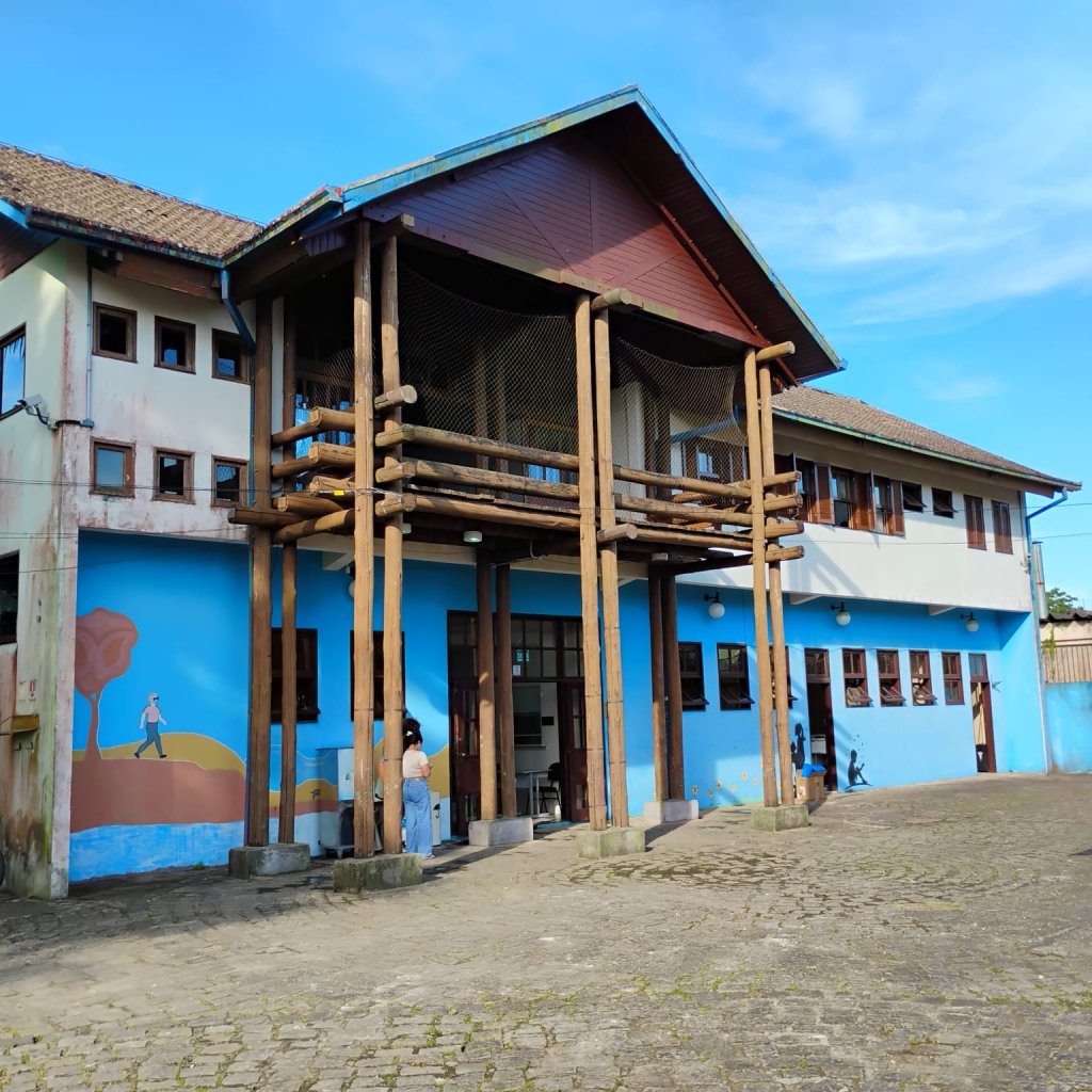 Guaraqueçaba implementa modelo estratégico para agilizar manutenção de escolas, saúde e infraestrutura viária